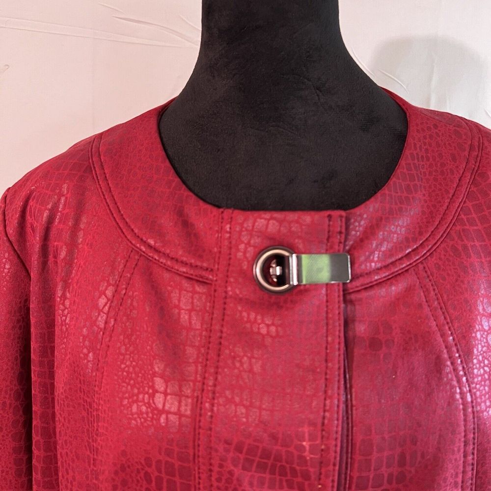 Ruby Rd Red Reptile Print Toggle Latch Close Fash… - image 3